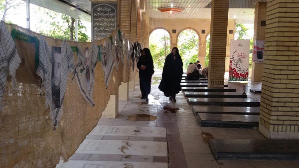 حضور جوانان در یادواره شهدا