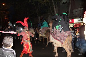 حرکت نمادین کاروان اسرا کربلا و عزاداران حسینی در دماوند/تصاویر حرکت نمادین کاروان اسرا کربلا و عزاداران حسینی در دماوند/تصاویر