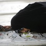 مادر شهید فرزین کریمی به فرزند شهیدش پیوست مادر شهید فرزین کریمی به فرزند شهیدش پیوست