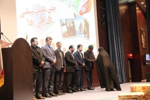 همایش زن، هویت ملی و مشارکت حداکثری در دماوند/ جشن تکلیف سیاسی رأی اولی‌ها در دماوند برگزار شد+تصاویر