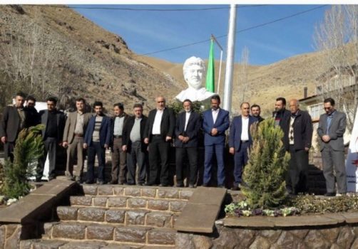 نصب سردیس شهید محسن حججی در میدان شهر آبعلی