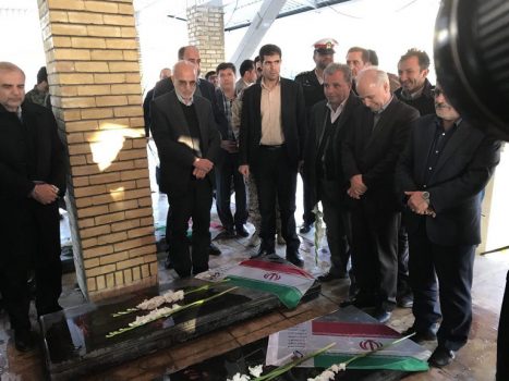 حضور استاندار تهران در گلزار شهدای آبسرد در شهرستان دماوند حضور استاندار تهران در گلزار شهدای آبسرد در شهرستان دماوند