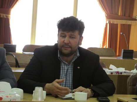 ضرورت خطکشی مناسب و نصب علائم راهنمایی رانندگی در جاده صالحآباد/ متاسفانه مسیر ساران به کیلان راه ارتباطی باریک و خطرسازی دارد