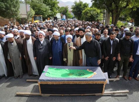 تشییع پیکر مرحوم حاج محمد باقر مشهدی آقایی در دماوند/ وداع مردم دماوند با پیکر خادم آستان اهل بیت(ع) تشییع پیکر مرحوم حاج محمد باقر مشهدی آقایی در دماوند/ وداع مردم دماوند با پیکر خادم آستان اهل بیت(ع)