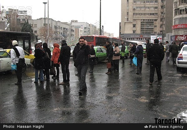 تصاویر /سرگردانی مسافران در خیابانها به دلیل بارش برف 