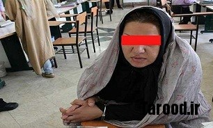 مادری دخترش را در وسط خیابان خفه کرد مادری دخترش را در وسط خیابان خفه کرد