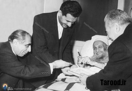 1340؛عیادت علی امینی ازآیت الله سید ابوالقاسم کاشانی دربیمارستان بازرگانان تهران