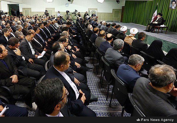 رهبر انقلاب در دیدار وزیر امور خارجه و سفرا, رایطه با آمریکا از دیدگاه رهبری