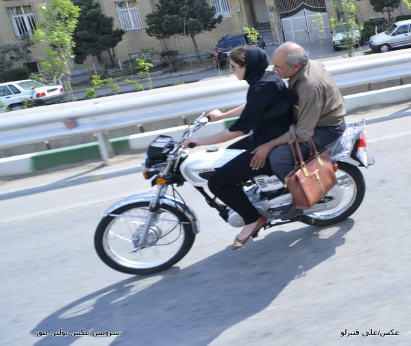 دختران موتور سوار مسافرکش