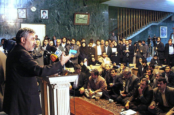 مصطفی خانزادی در تحصن مجلس