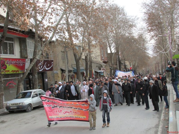 تجمع اعتراض آمیز نمازگزارن دماوندی توهین مجله فرانسوی به پیامبر