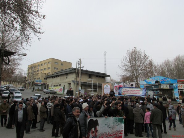 تجمع اعتراض آمیز نمازگزارن دماوندی توهین مجله فرانسوی به پیامبر