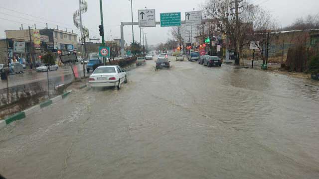 آب گرفتگی معابر گیلاوند