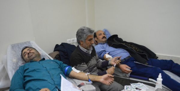 استقرار پایگاه انتقال خون سیار در شهر رودهن+تصاویر استقرار پایگاه انتقال خون سیار در شهر رودهن+تصاویر