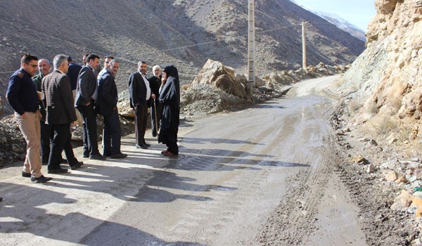بازدید مسئولان شهرستان دماوند از جاده روستایی منطقه دلیچایی (1)