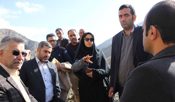 بازدید مسئولان شهرستان دماوند از جاده روستایی منطقه دلیچایی (2)