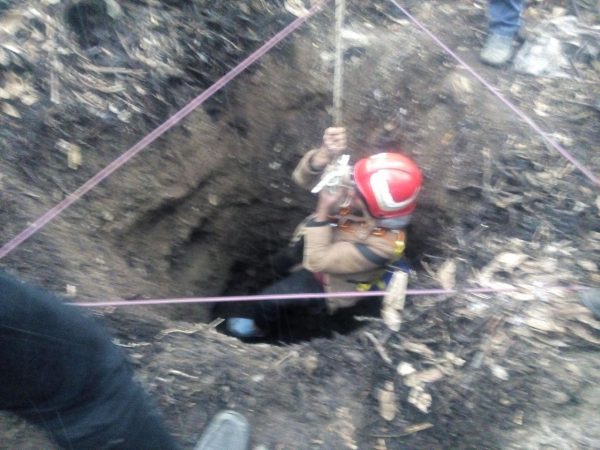 سقوط یک فرد به داخل چاه ۱۲ متری در روستای سربندان دماوند (1)