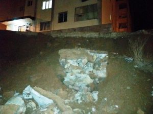 ریزش دیوار حائل مسکن مهر گیلاوند