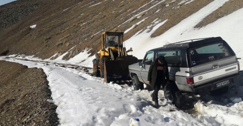 خودرو گرفتار برف دریاچه تار نجات تیم آفرود دماوند