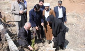 آیین کاشت بیش از 200 اصله نهال در دانشگاه پیام نور مرکز دماوند (1)