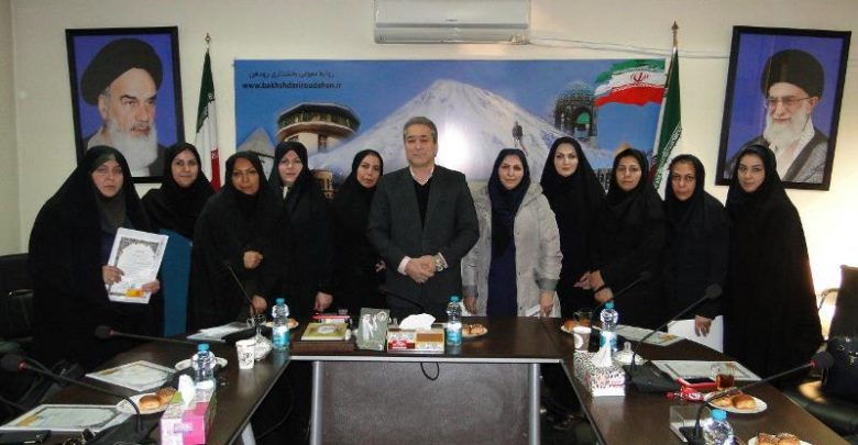 تجلیل بخشدار از از مدیران زن در بخش رودهن (5)
