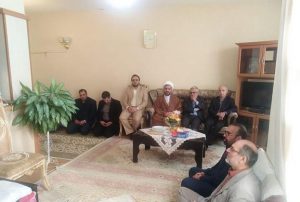 دیدار مسئولان با خانواده شهیدان جعفری و کاکل قمی در دماوند (1)