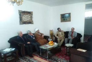 دیدار مسئولان با خانواده شهیدان جعفری و کاکل قمی در دماوند (1)