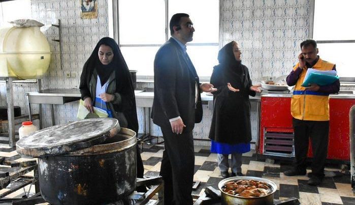 معدوم‌سازی ۵۳ کیلوگرم مواد پروتئینی در شهر آبسرد (1)