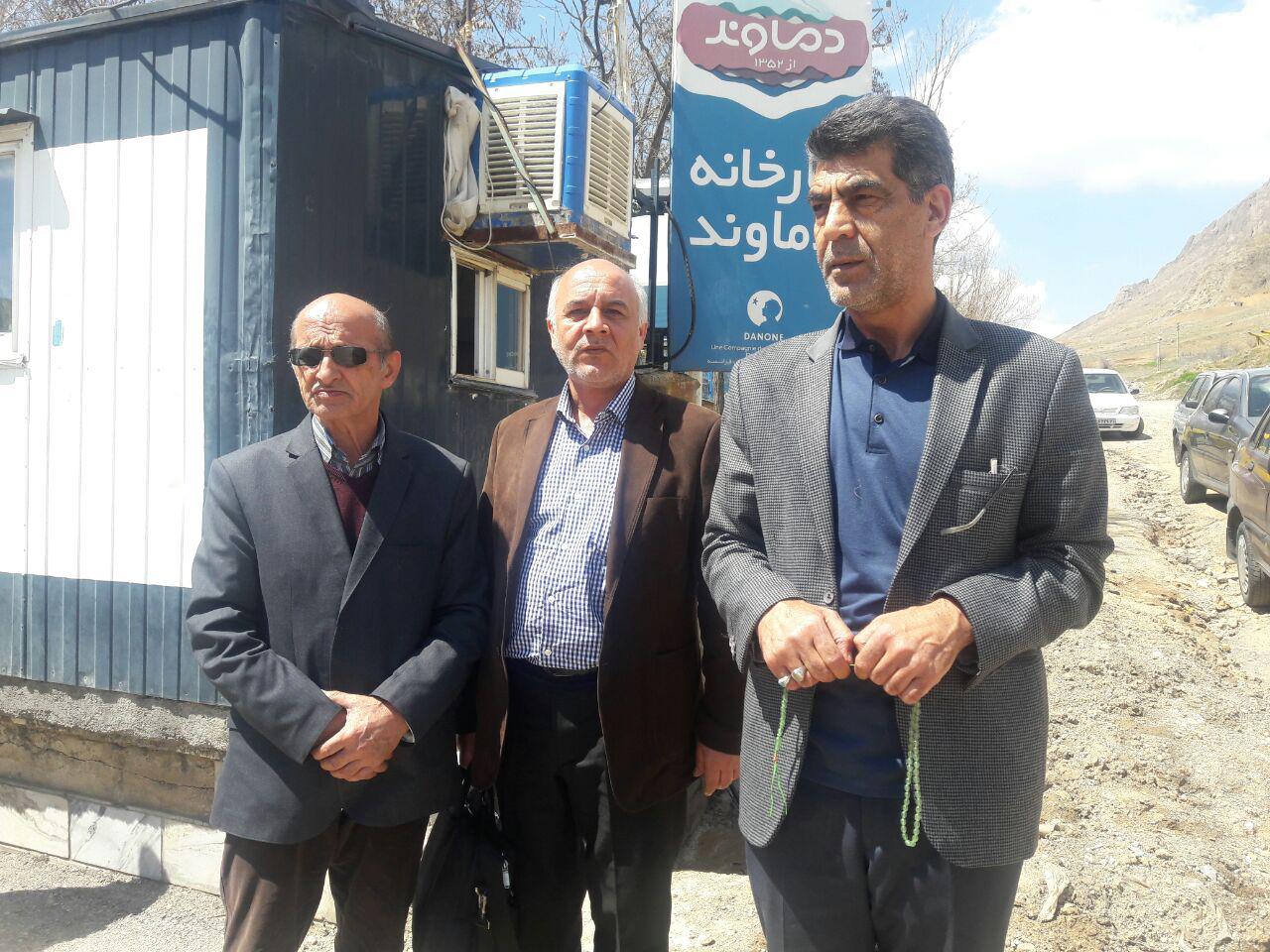 باکس آب معدنی توسط شرکت بازرگانی مشعل تجارت آسیا به جمعیت هلال احمر دماوند جهت کمک به سیل‌زدگان