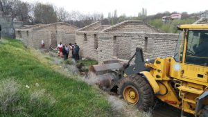 سقوط یک راس گاو به داخل چاه‌ ۵ متری در روستای کالدشت‌پایین دماوند (3)
