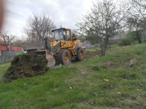 سقوط یک راس گاو به داخل چاه‌ ۵ متری در روستای کالدشت‌پایین دماوند (3)