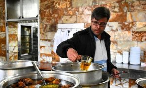 مرغ و گوشت از رستوران‌های بین‌راهی در دماوند (12)