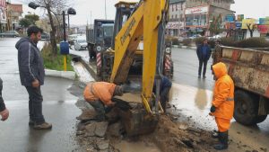 پل‌ عابر پیاده‌ در بلوار آیت‌الله خامنه‌ای گیلاوند (2)