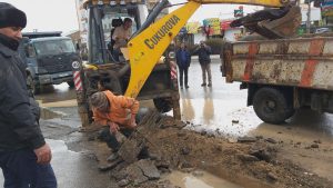 پل‌ عابر پیاده‌ در بلوار آیت‌الله خامنه‌ای گیلاوند (2)