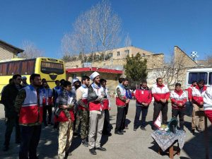 کانون طلاب جمعیت هلال احمر دماوند به مناطق سیل‌زده کشور (9)