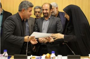 «آرش آقاجان احمدی» به عنوان رئیس اداره صنعت، معدن و تجارت دماوند (1)
